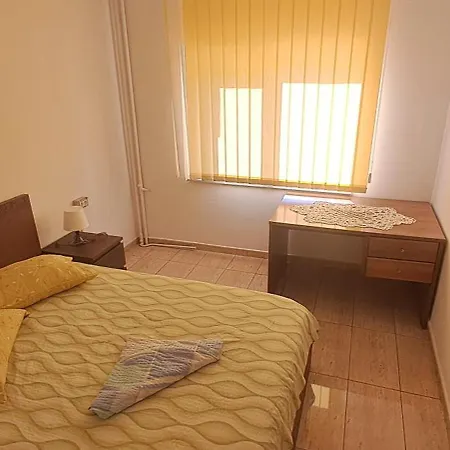 3 , Sos Constantei Langa Sens Girator Apartment