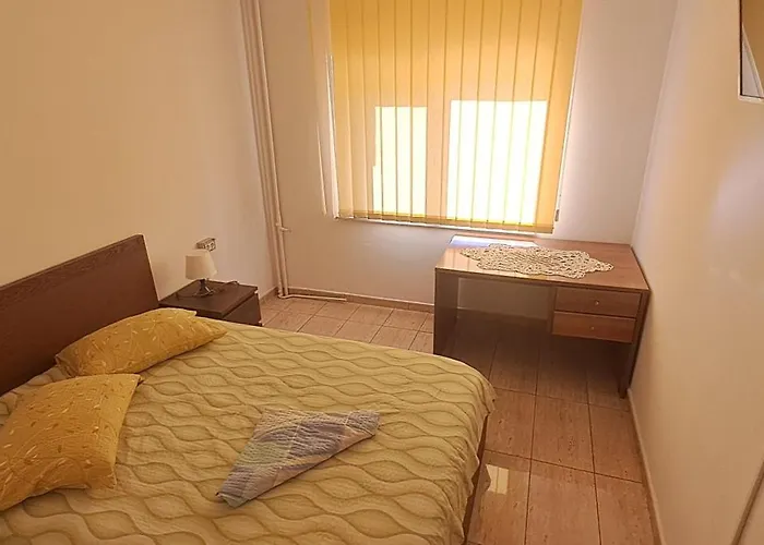 Alina Et 1 アパート