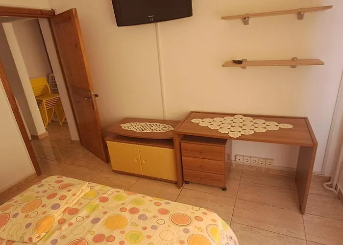 アパート Alina Et 1 *