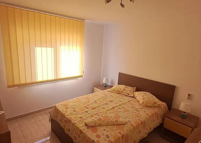 Alina Et 1 アパート マンガリア